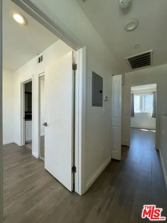 5733 Fulcher Avenue North Hollywood, CA 91601