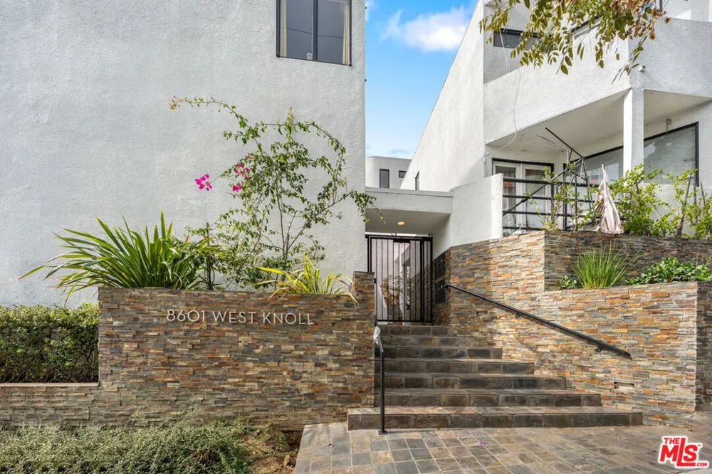 8601 W West Knoll Drive #5 West Hollywood, CA 90069