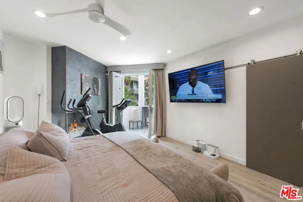 8601 W West Knoll Drive #5 West Hollywood, CA 90069