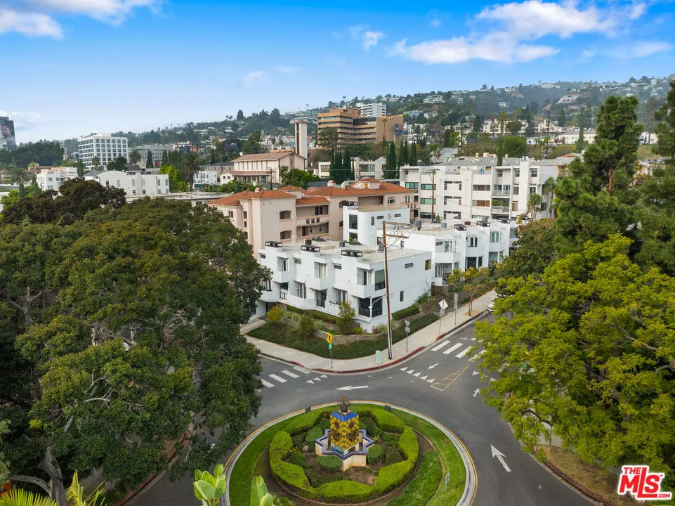 8601 W West Knoll Drive #5 West Hollywood, CA 90069