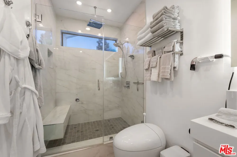 8601 W West Knoll Drive #5 West Hollywood, CA 90069