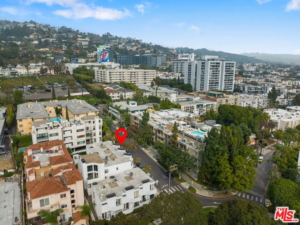 8601 W West Knoll Drive #5 West Hollywood, CA 90069