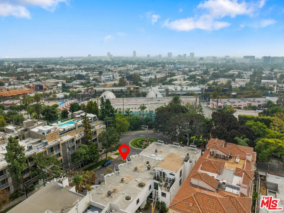 8601 W West Knoll Drive #5 West Hollywood, CA 90069