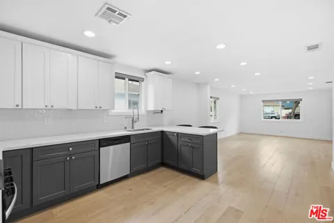 4221 W 166th Street