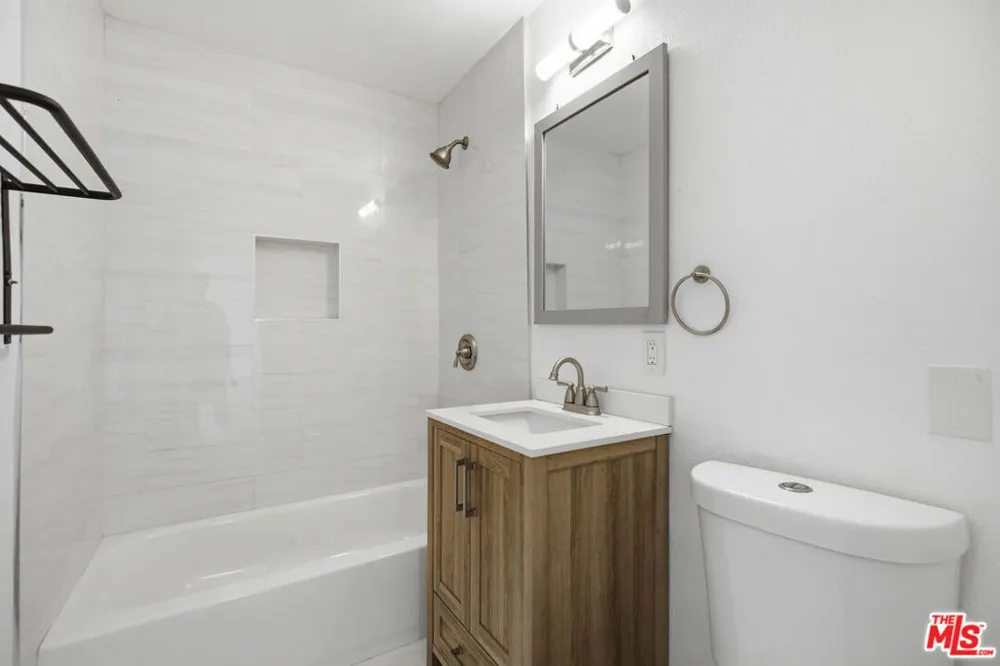 4221 W 166th Street Lawndale, CA 90260