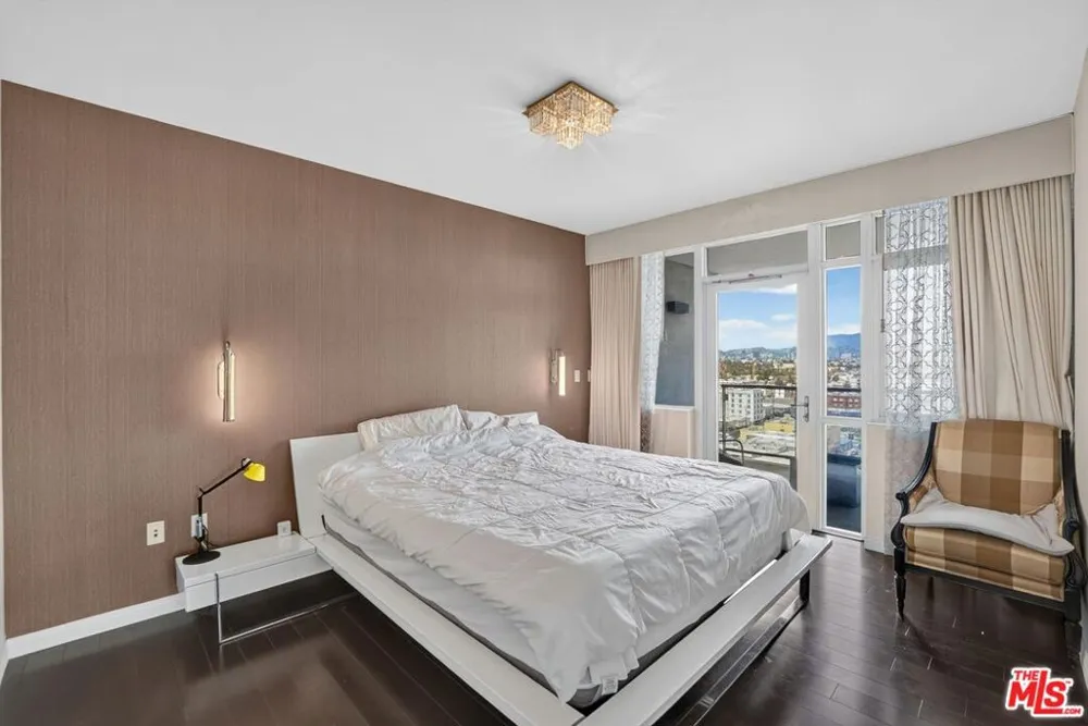 3785 Wilshire Boulevard #1212 Los Angeles, CA 90010