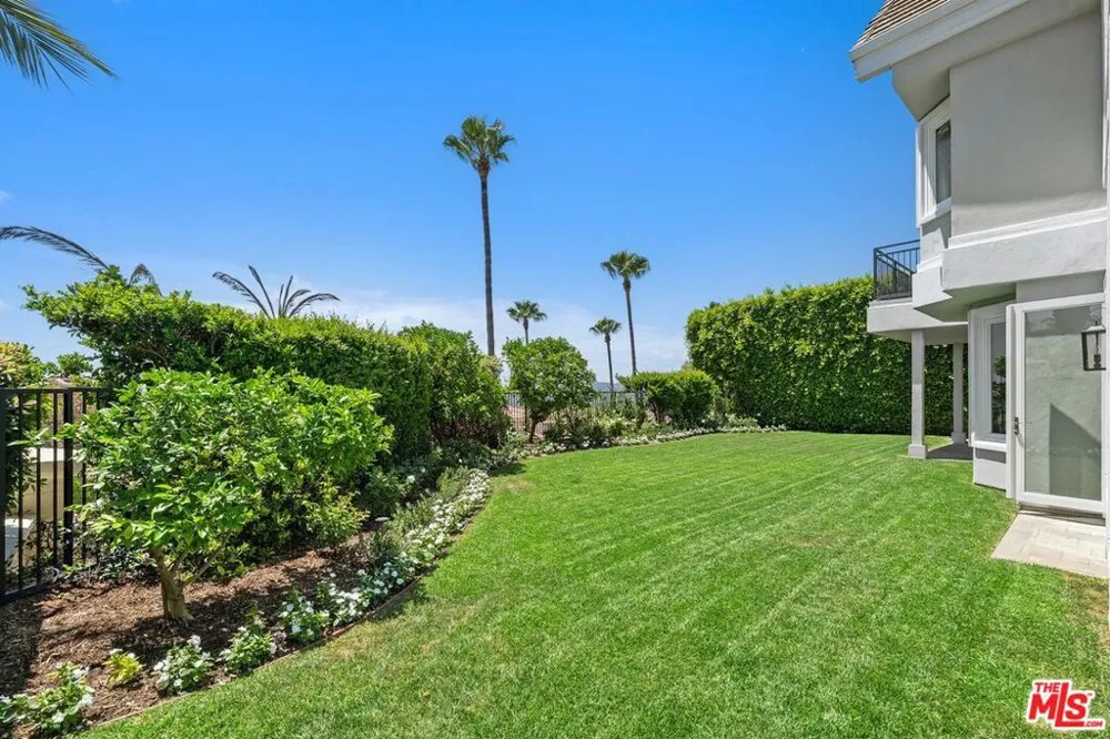16802 Calle De Sarah Los Angeles, CA 90272