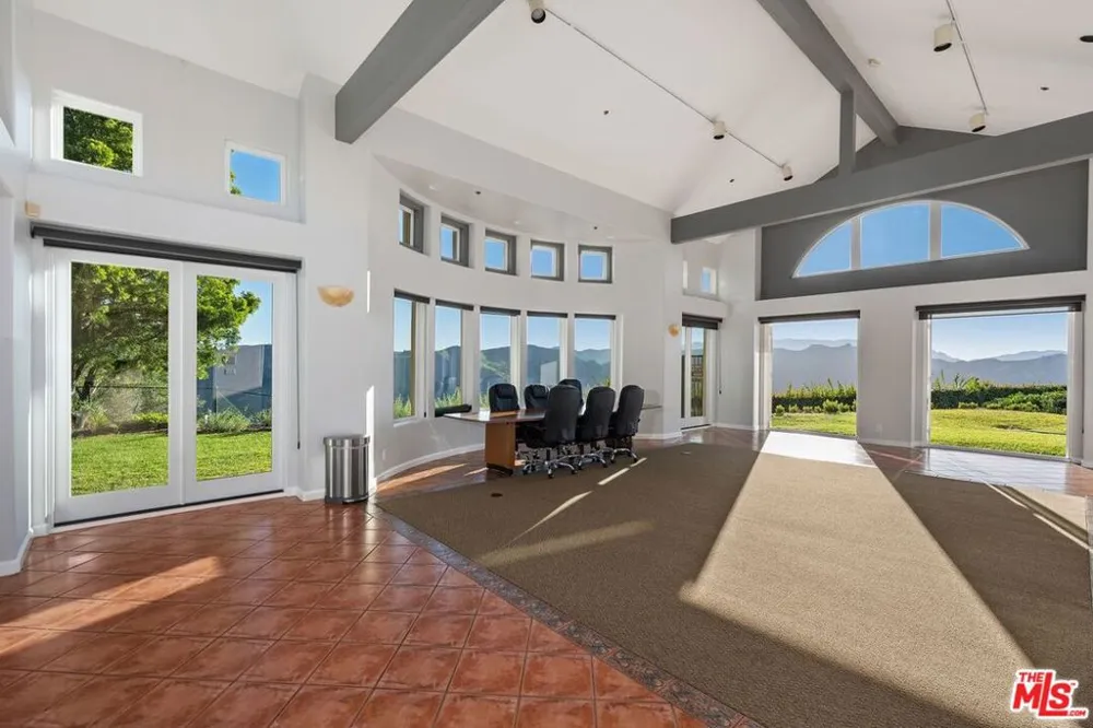 16802 Calle De Sarah Los Angeles, CA 90272