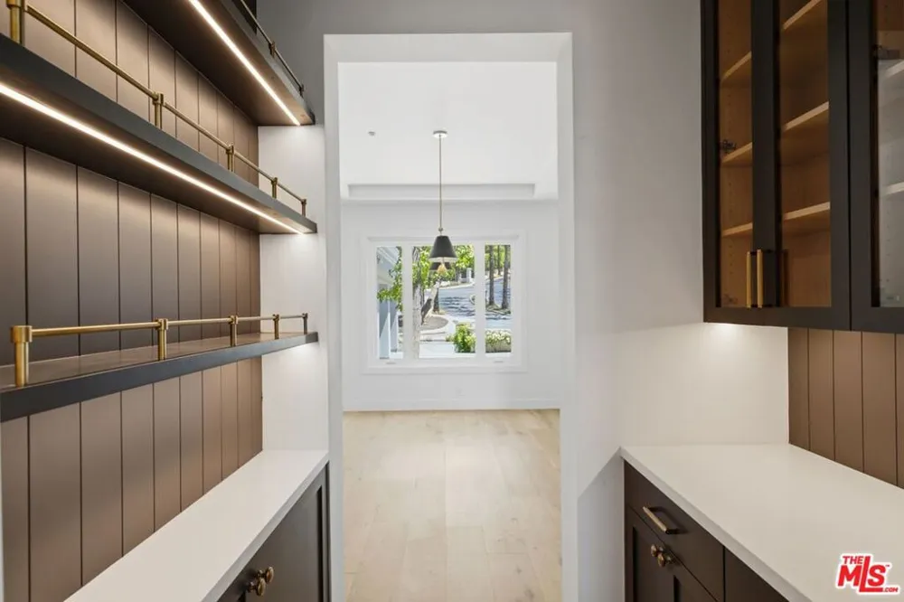 16802 Calle De Sarah Los Angeles, CA 90272
