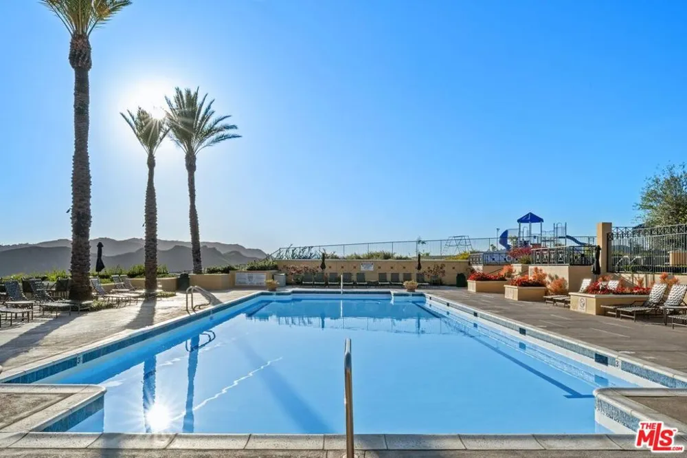 16802 Calle De Sarah Los Angeles, CA 90272