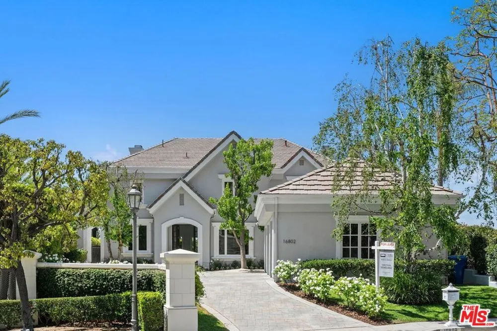 16802 Calle De Sarah Los Angeles, CA 90272