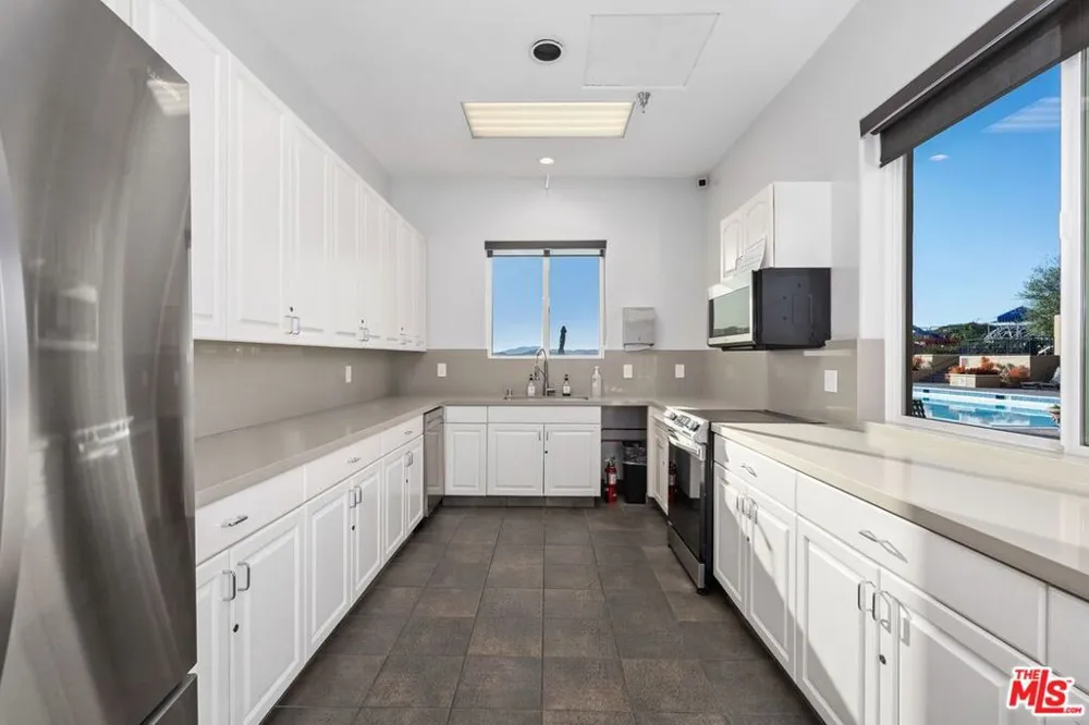 16802 Calle De Sarah Los Angeles, CA 90272