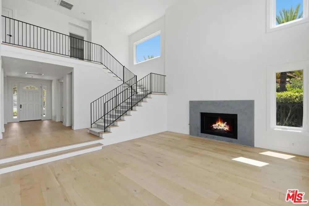 16802 Calle De Sarah Los Angeles, CA 90272