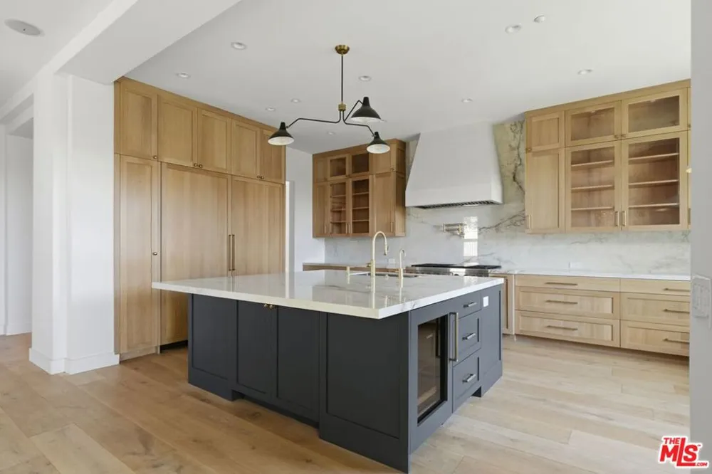 16802 Calle De Sarah Los Angeles, CA 90272