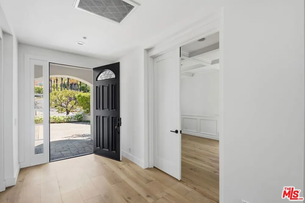 16802 Calle De Sarah Los Angeles, CA 90272
