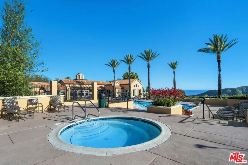 16802 Calle De Sarah Los Angeles, CA 90272