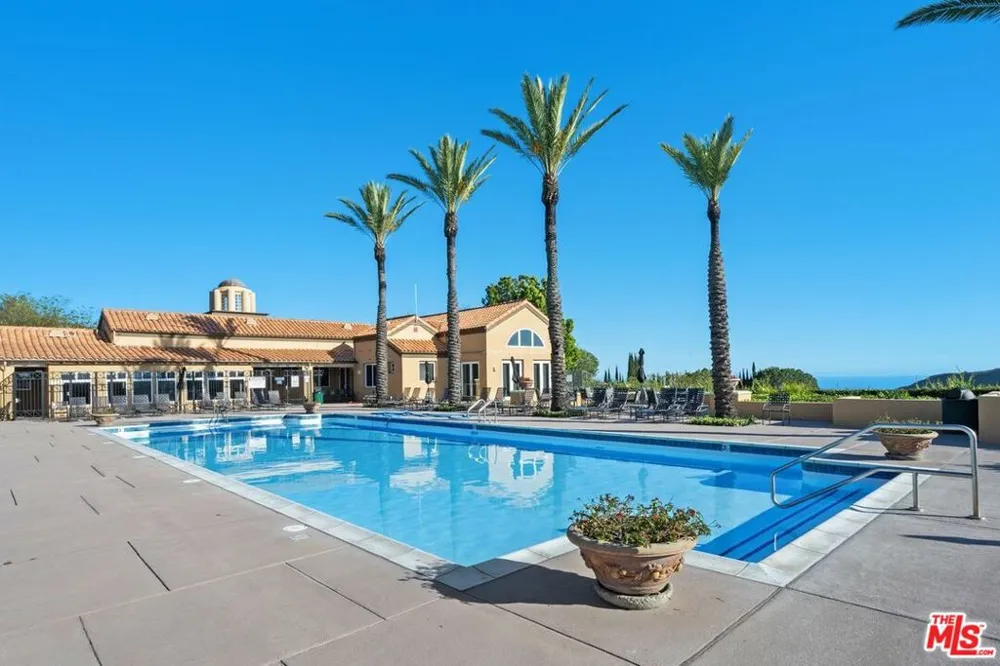 16802 Calle De Sarah Los Angeles, CA 90272
