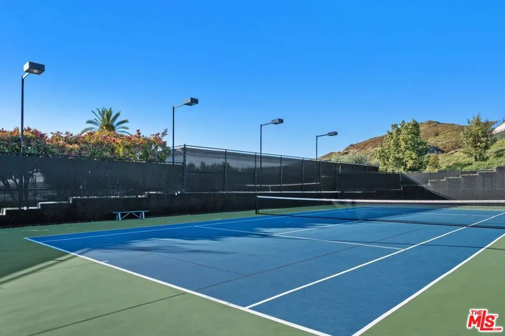 16802 Calle De Sarah Los Angeles, CA 90272