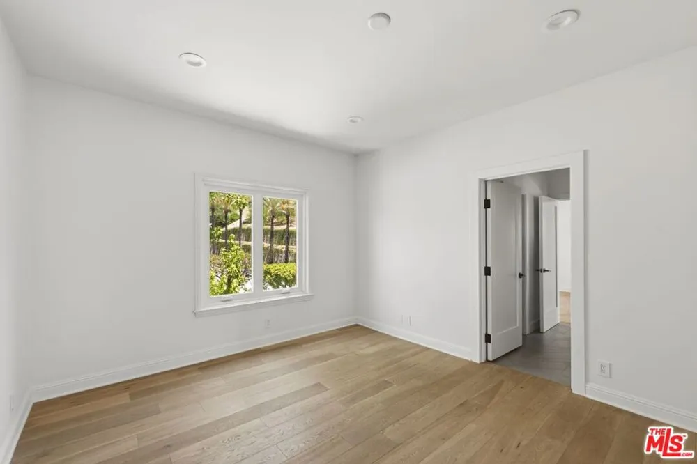 16802 Calle De Sarah Los Angeles, CA 90272
