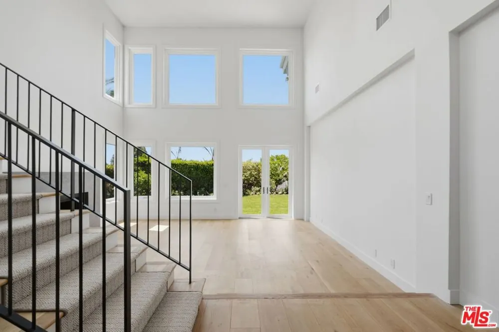 16802 Calle De Sarah Los Angeles, CA 90272
