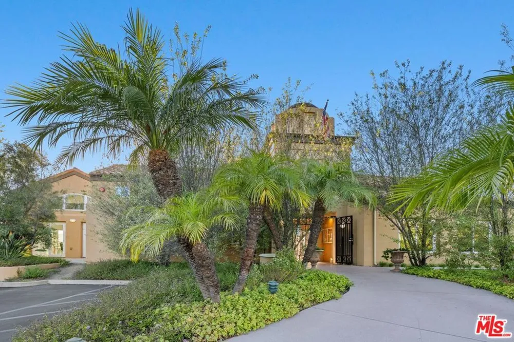 16802 Calle De Sarah Los Angeles, CA 90272