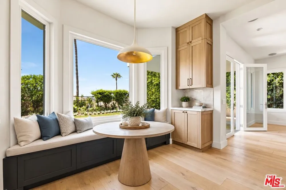 16802 Calle De Sarah Los Angeles, CA 90272