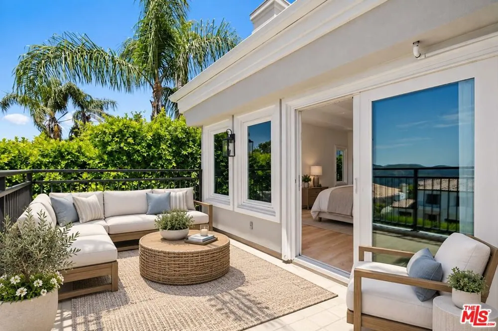 16802 Calle De Sarah Los Angeles, CA 90272