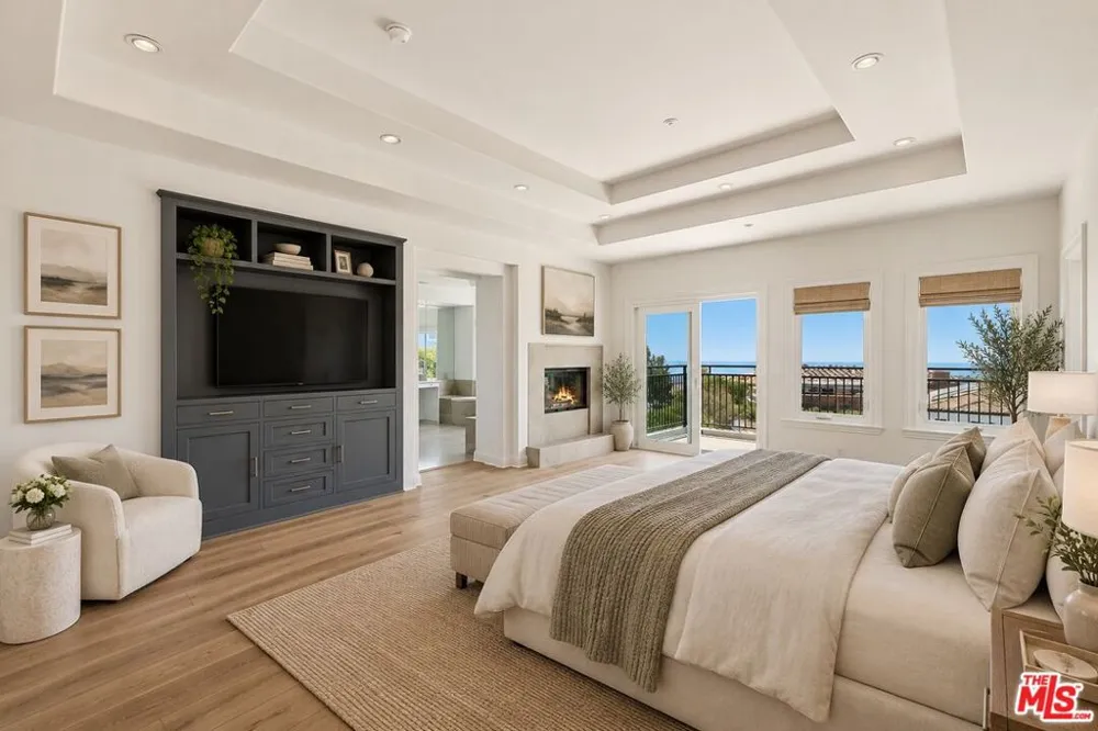 16802 Calle De Sarah Los Angeles, CA 90272