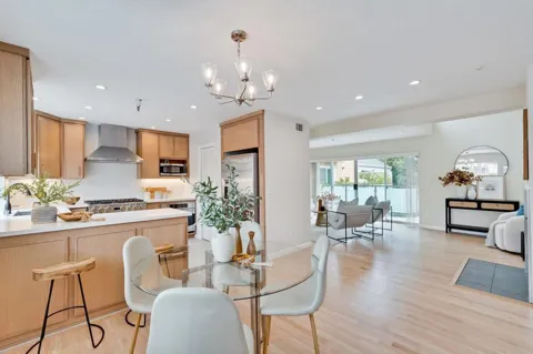363 Rengstorff Avenue #4