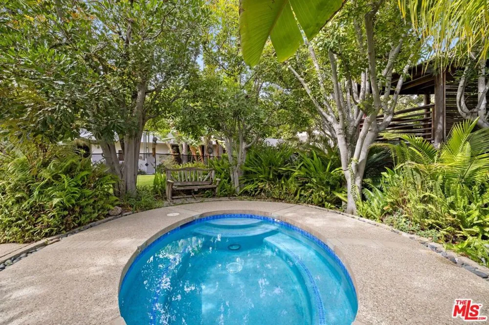 715 Beverly Drive Beverly Hills, CA 90210
