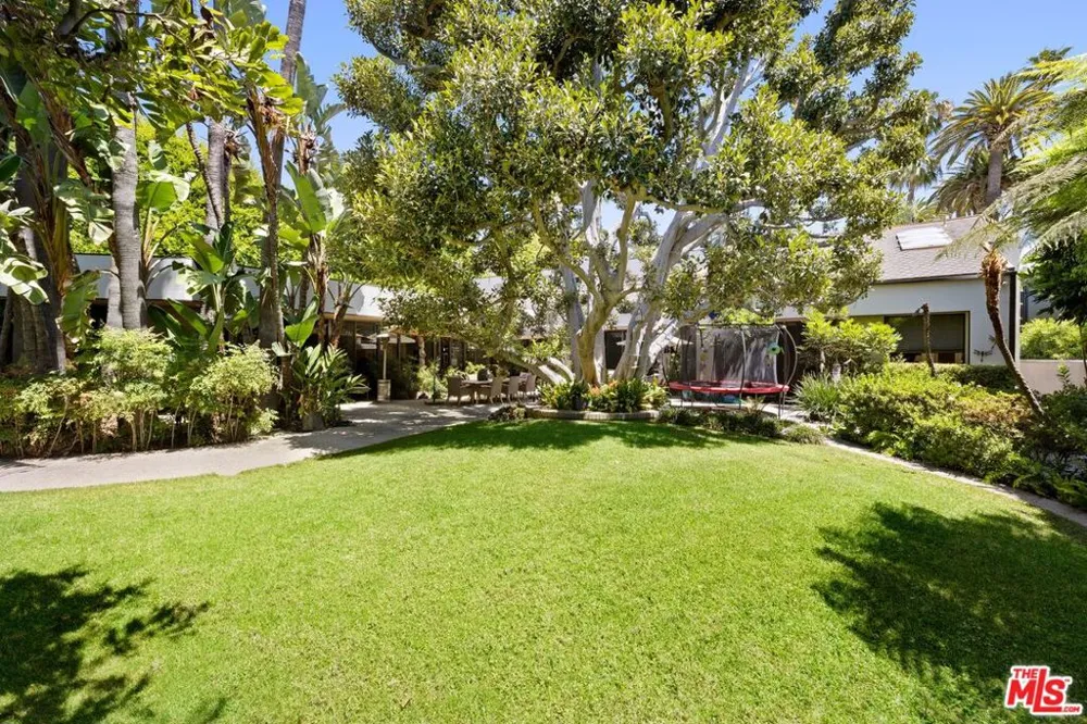 715 Beverly Drive Beverly Hills, CA 90210