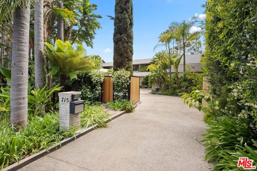 715 Beverly Drive Beverly Hills, CA 90210
