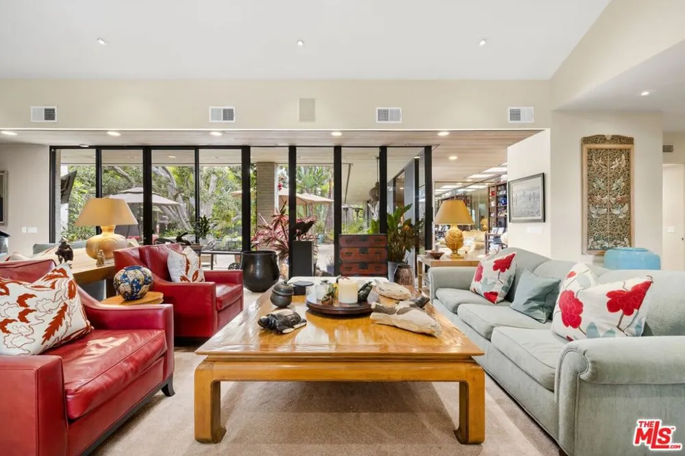 715 Beverly Drive Beverly Hills, CA 90210