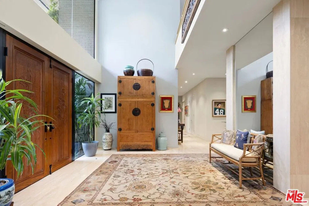 715 Beverly Drive Beverly Hills, CA 90210