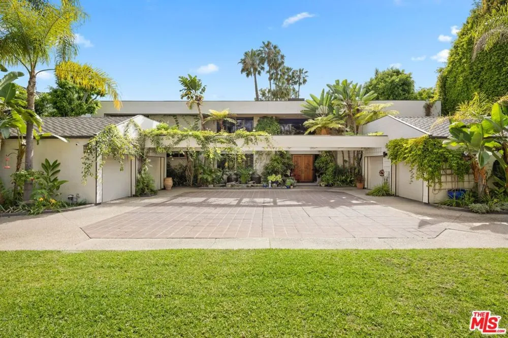 715 Beverly Drive Beverly Hills, CA 90210