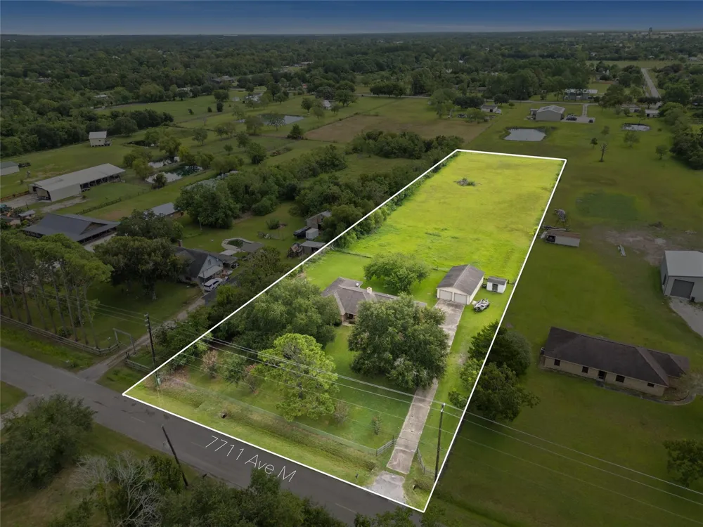7711 Avenue M Santa Fe, TX 77510
