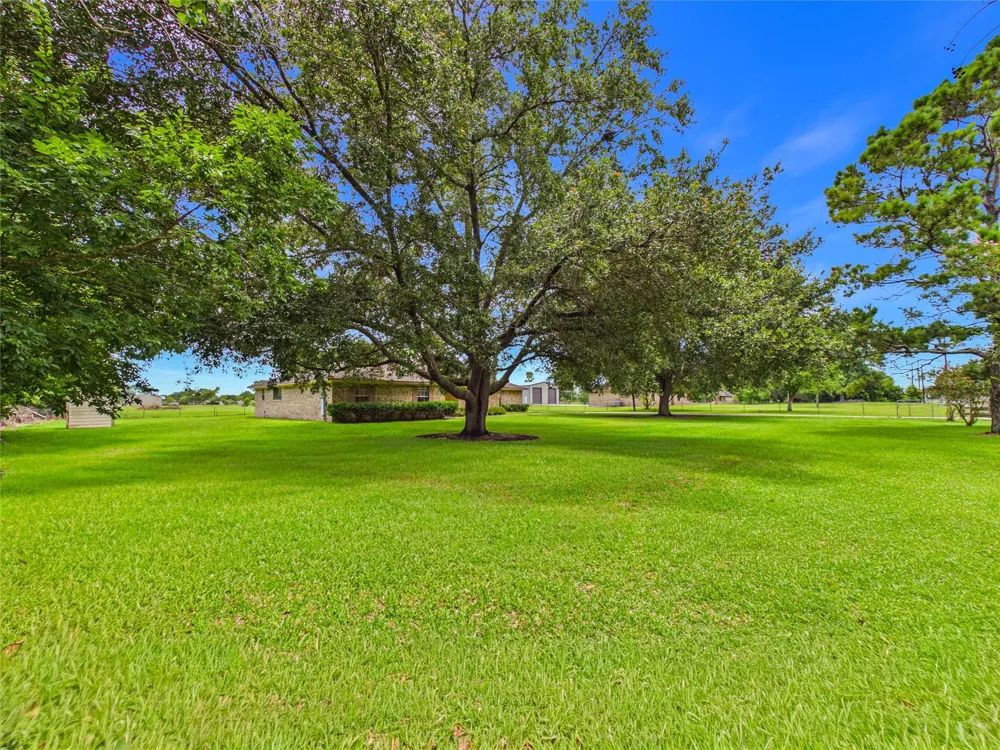 7711 Avenue M Santa Fe, TX 77510