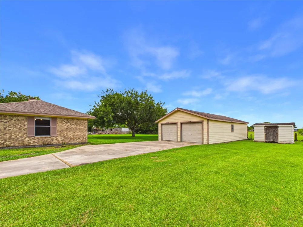 7711 Avenue M Santa Fe, TX 77510