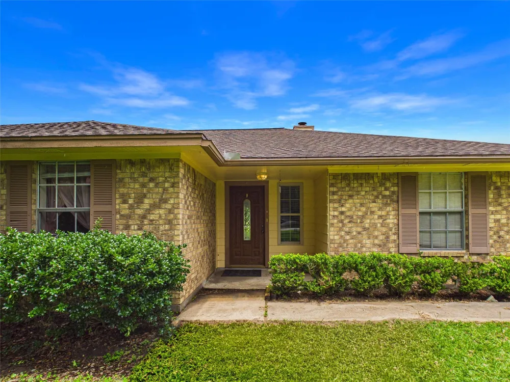7711 Avenue M Santa Fe, TX 77510