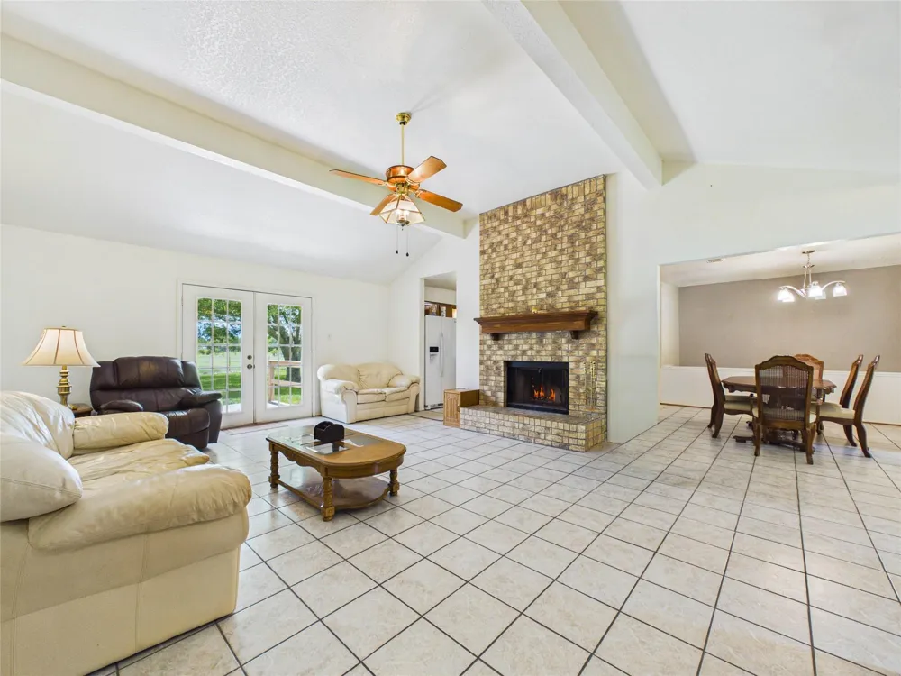 7711 Avenue M Santa Fe, TX 77510