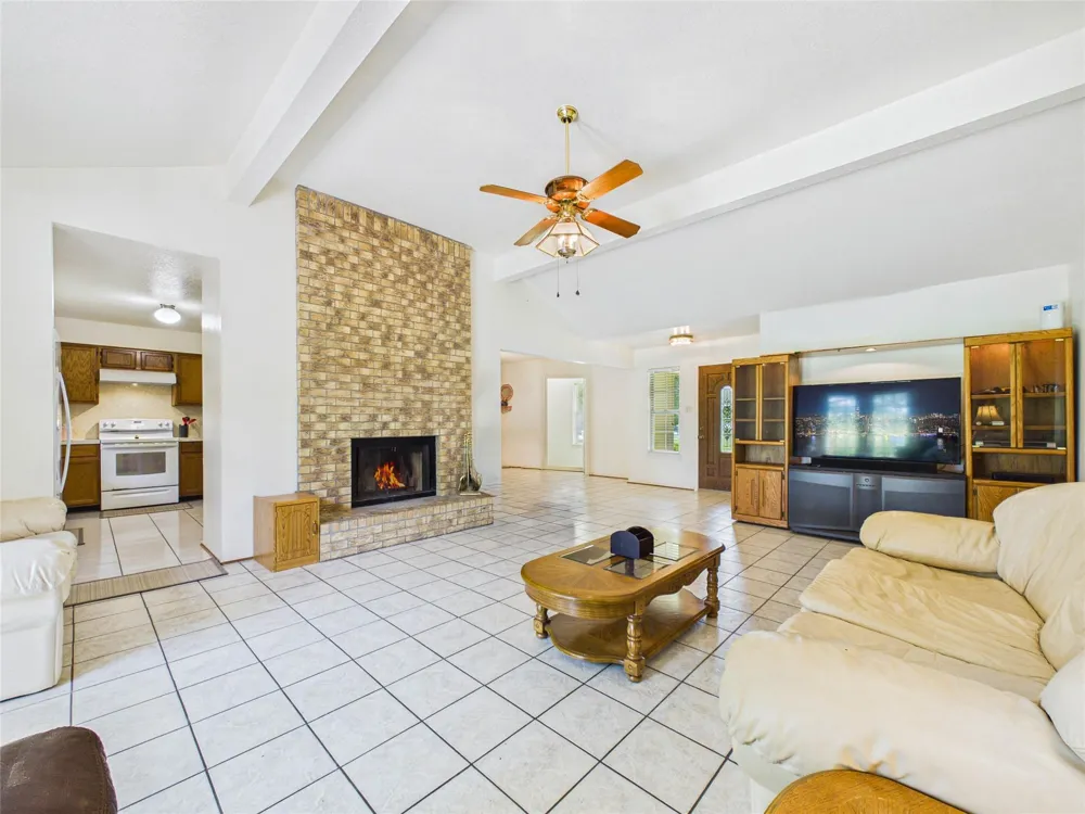 7711 Avenue M Santa Fe, TX 77510