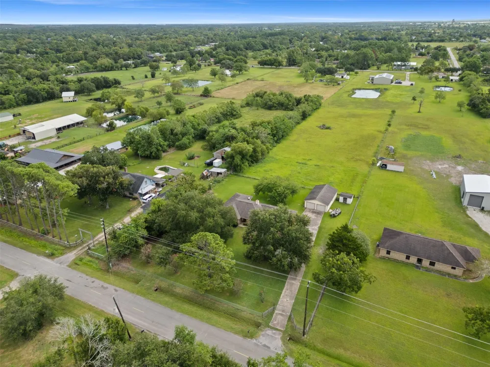 7711 Avenue M Santa Fe, TX 77510