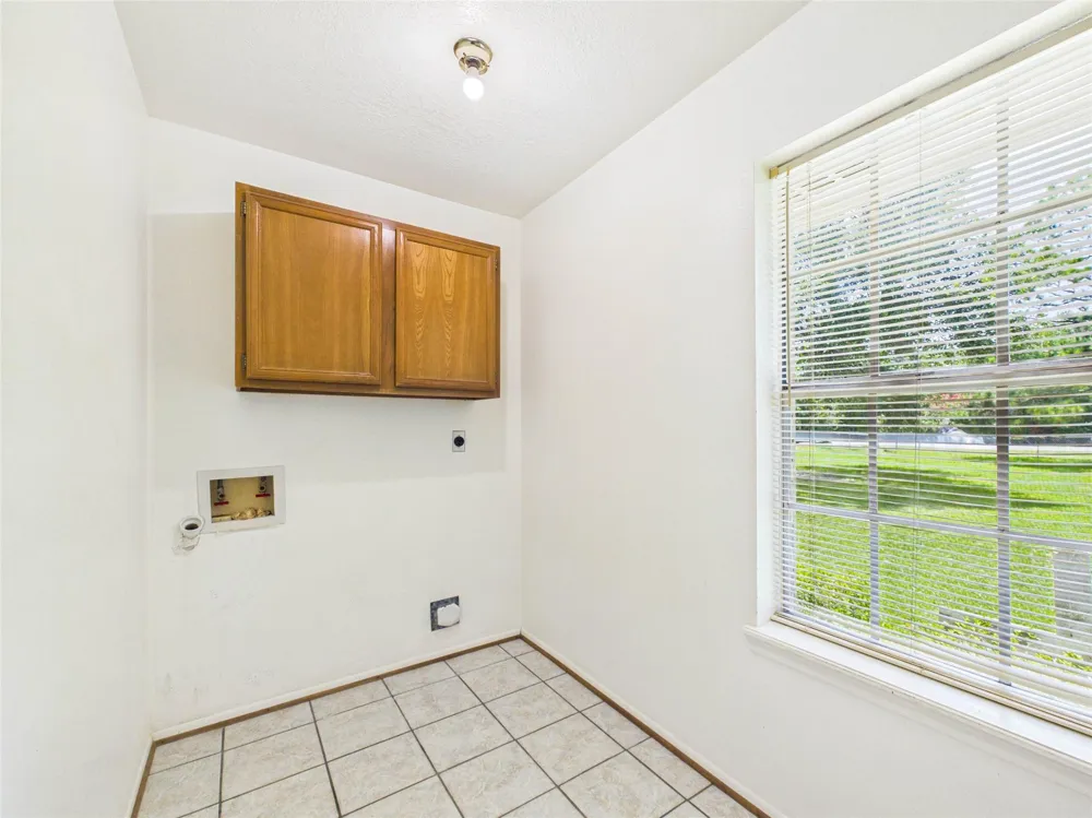 7711 Avenue M Santa Fe, TX 77510