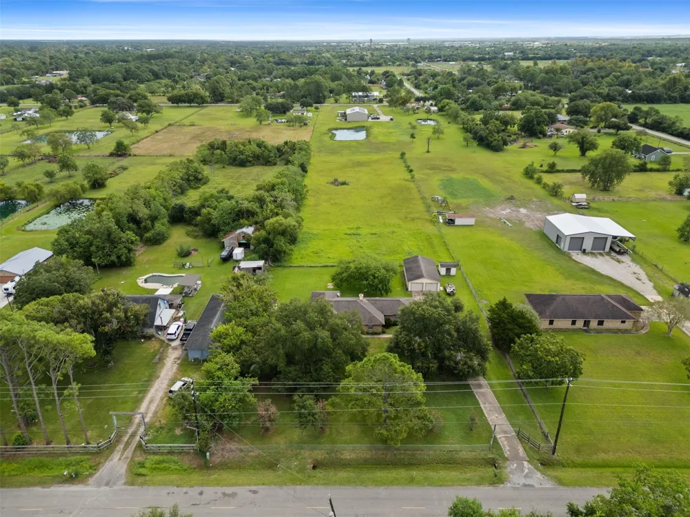 7711 Avenue M Santa Fe, TX 77510