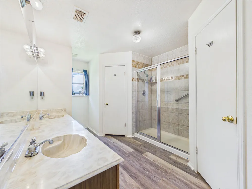 7711 Avenue M Santa Fe, TX 77510