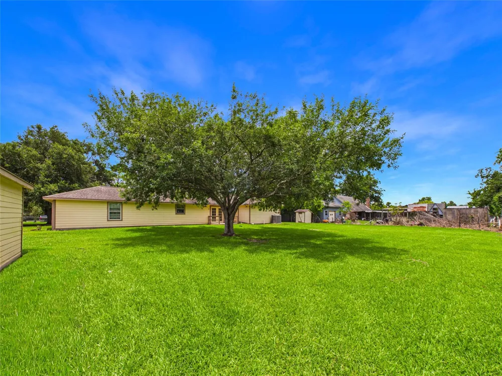 7711 Avenue M Santa Fe, TX 77510