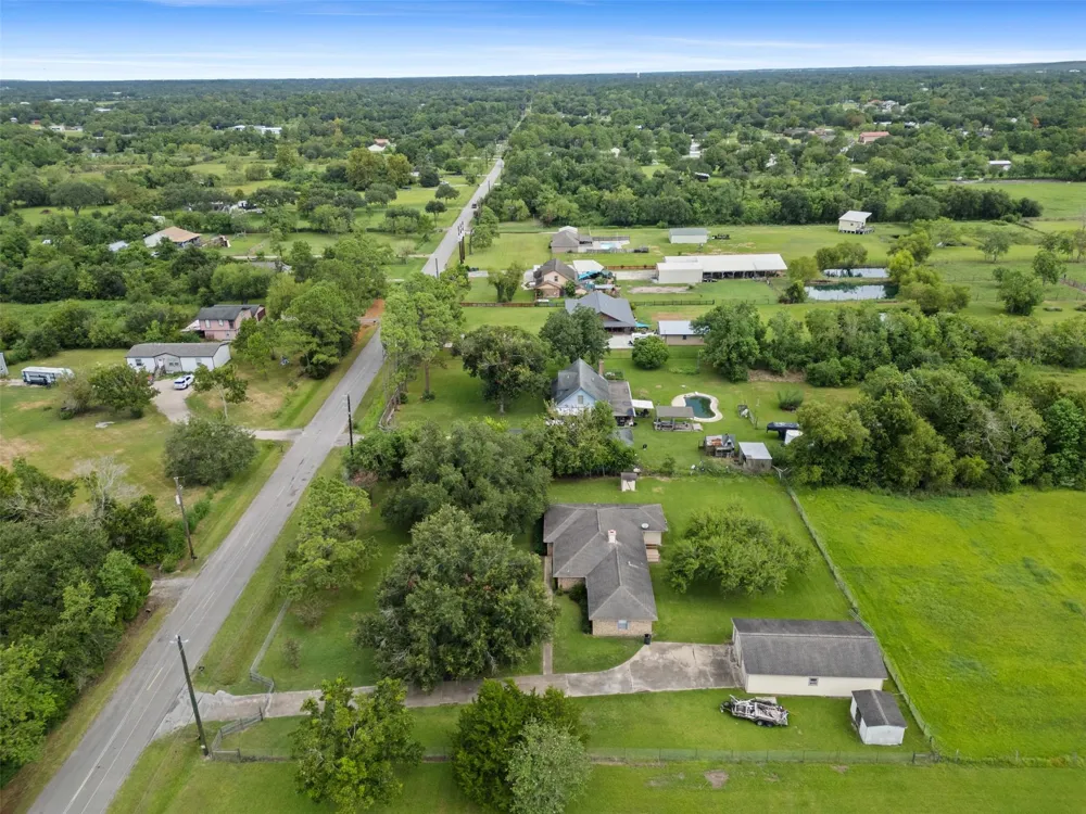7711 Avenue M Santa Fe, TX 77510