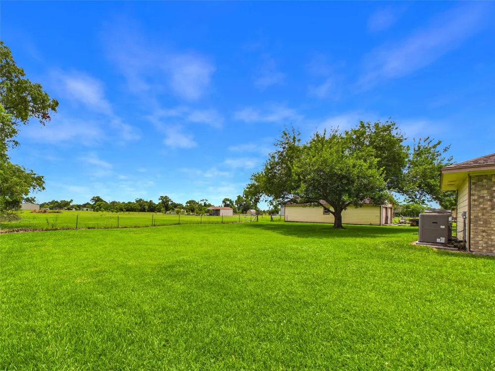 7711 Avenue M Santa Fe, TX 77510