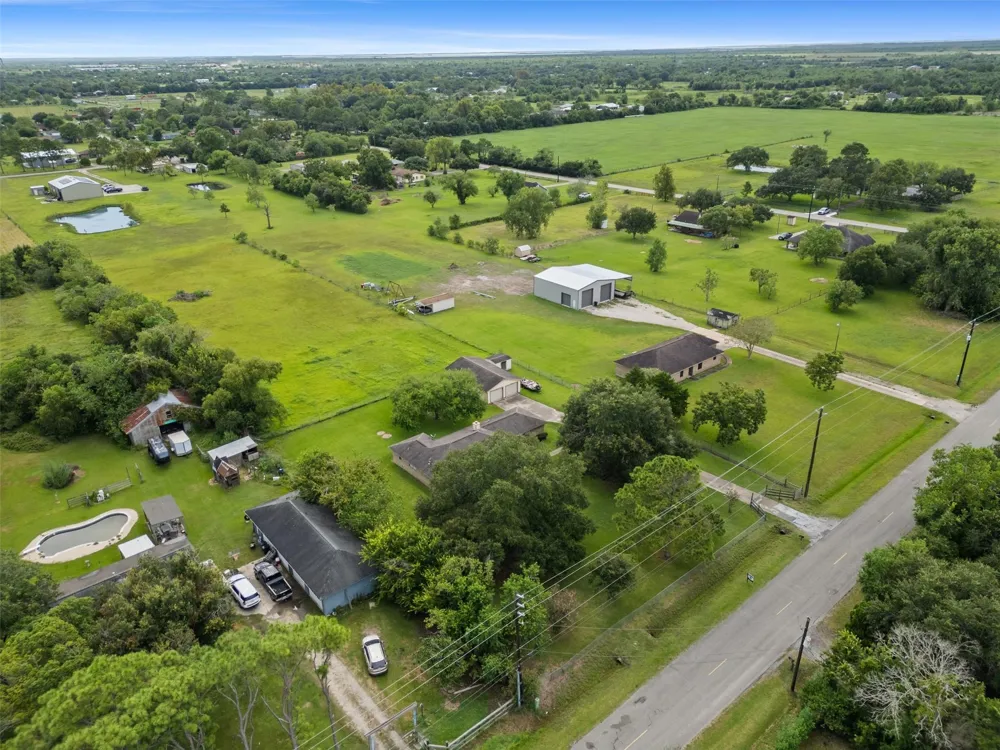 7711 Avenue M Santa Fe, TX 77510