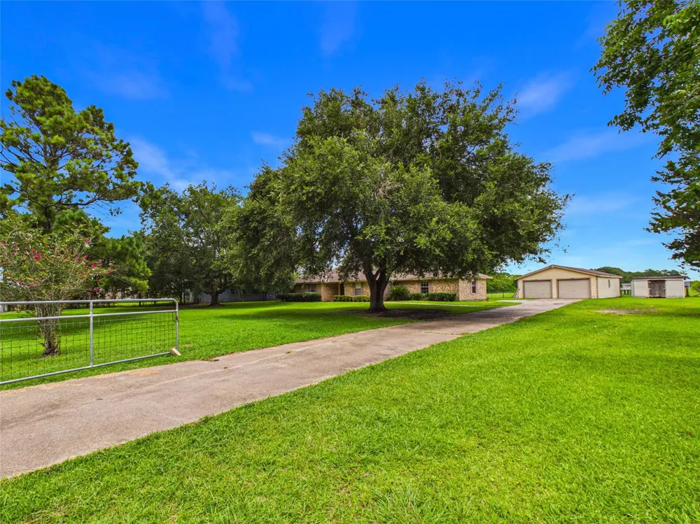7711 Avenue M Santa Fe, TX 77510